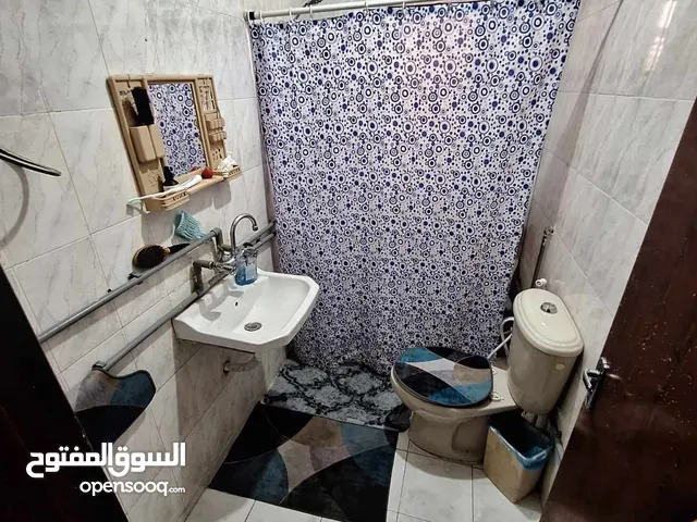 77 m2 2 Bedrooms Apartments for Sale in Zarqa Al Autostrad