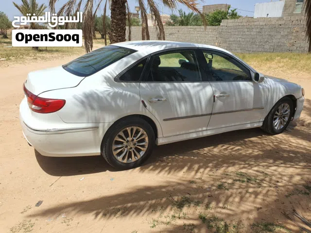 2010 هيونداي ازيرا Standard
