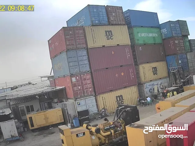يوجد جميع انواع الحاويات للشحن والتخزين وجميع الاغراض20 قدم 40 قدم للبيع