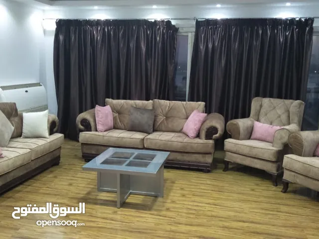 180 m2 3 Bedrooms Apartments for Rent in Cairo Maadi
