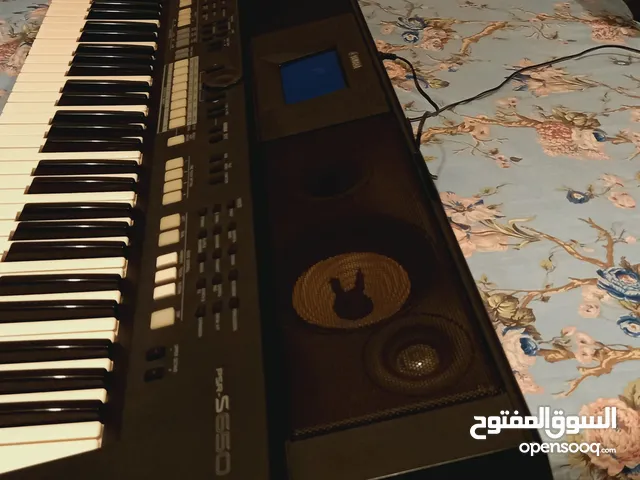 Yamaha PSR S650 keyboard