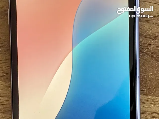Iphone 11 64GB بحالة الوكالة