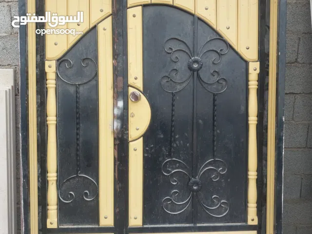 باب نضيف للبيع