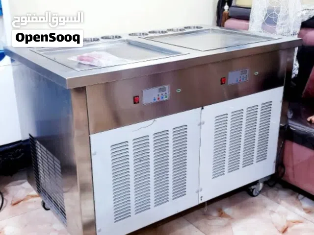 الة ايسكريم رول صاج ثلاجه ايسكريم عرض  اله بسكويت ايسكريم فخمه وشبه جديده في اب