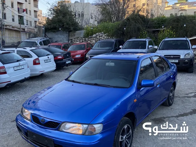 Nissan Almera 2000 in Hebron