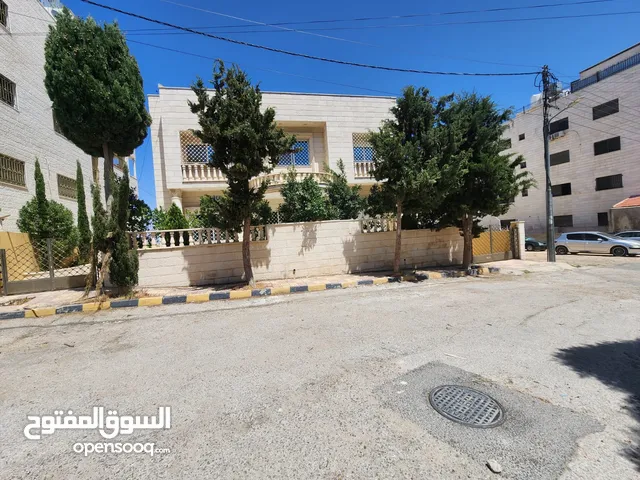 774m2 More than 6 bedrooms Townhouse for Sale in Amman Daheit Al Aqsa