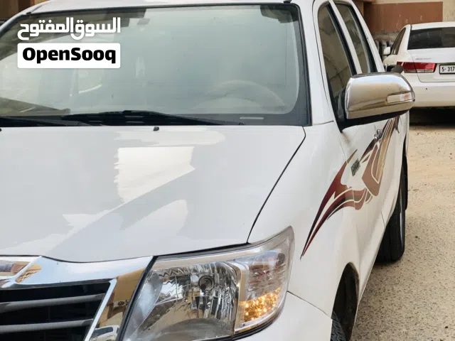 تا هايلوكس 2013 زواق ع نضافه ماشيه 387الف سعرها 68500