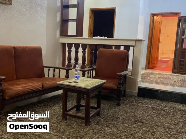 منزل مفروش بالدور التاني - سوق الجمعة