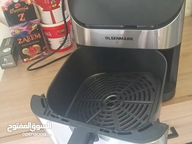 Air fry قلاية هوائية بحالة ممتازه استعمال شهر فقط للبيع بسبب السفر