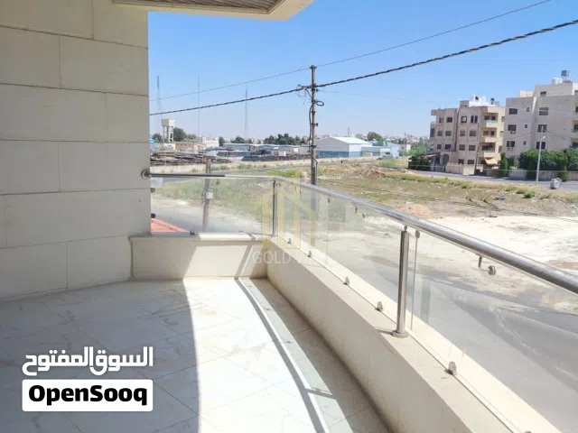 عقار مميز شقه طابق اول 200م في أجمل مناطق حي الصحابه / ref 1308