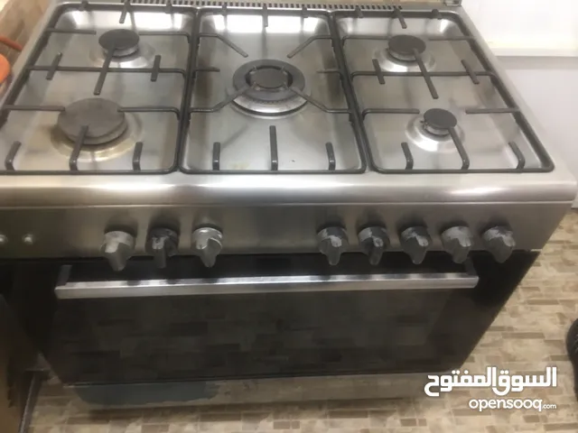 URGENT FOR SALE 5 BURNER COOKING RANGE STOVE WTH GRILL  GOOD CONDITION