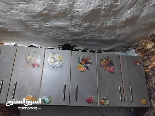 مطبخ شبه جديد مع لرخامه