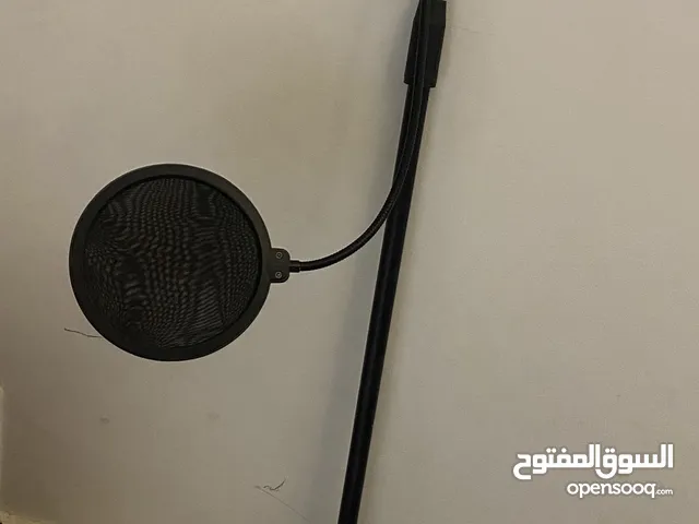 ستاند مع عازل الصوت جديد