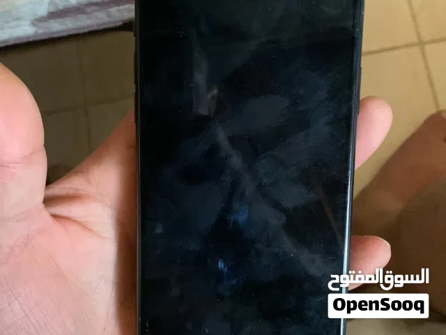 ايفون 11pro max  مسكر ايكلاود مكسوره الشاشه والباك
