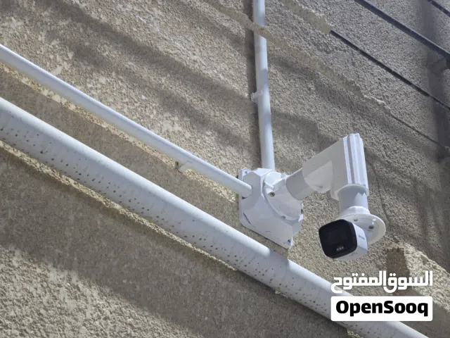 مهندس تركيب كاميرات واجهزة الحماية والبصمة وتوصيل شبكات داخلية.