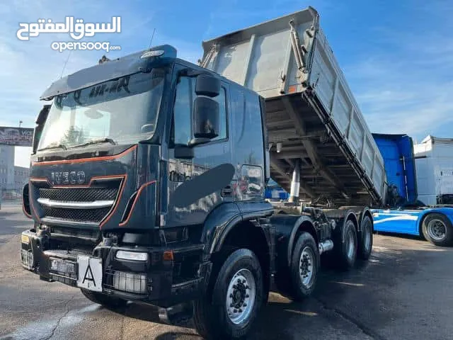 Tipper Iveco 2012 in Benghazi