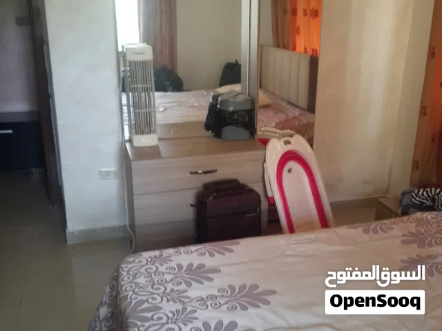 غرفه نوم لون اسود كامله غرفة نوم مفرد ونص تخت مع خزانه طقم كونر سبع مقاعد