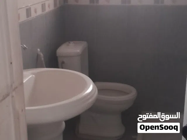 235 m2 3 Bedrooms Townhouse for Rent in Tripoli Ain Zara
