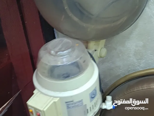 كراسي حلاقة عدد 2وجهاز بخار بحالة جيدة الله يبارك لصحاب النصيب
