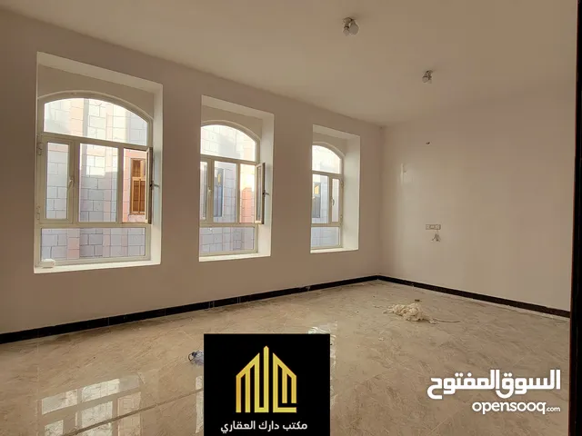 شقة مكتبية كبيرة فاخرة عررررطة للأيجار في حده المدينه على الشارع الرئيسي