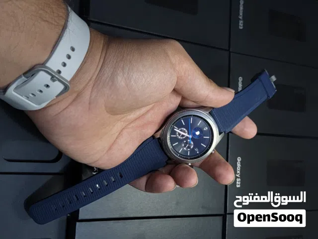 Galaxy Watch 3 Classic تجسد هذه الساعة قمة الفخامة الكلاسيكية مع هيكل مصقول بعناية وإطار دوار يمنح