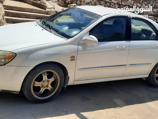 كيا سيراتو 2006 ماتور 1600 اوتومات. دهان اصلي مع تصليح عيوب بسيطة في البودي