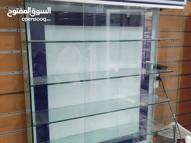 2 فترينات بحالة ممتازة بسعر مغري