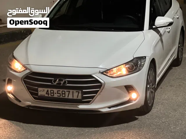 2018 هيونداي افانتي Standard