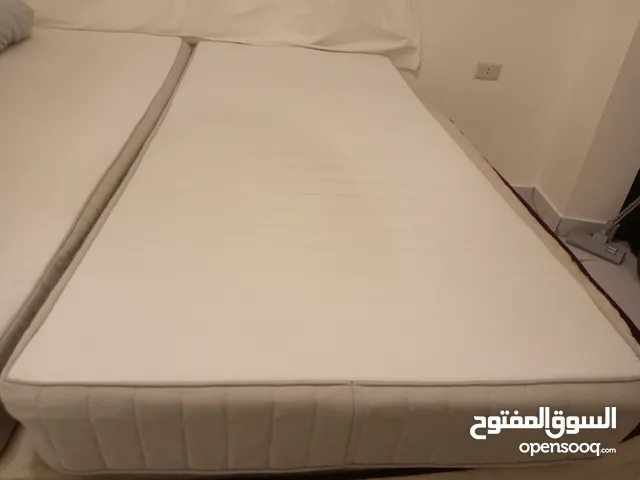 فرشات مفرد إيكيا بحالة ممتازة
