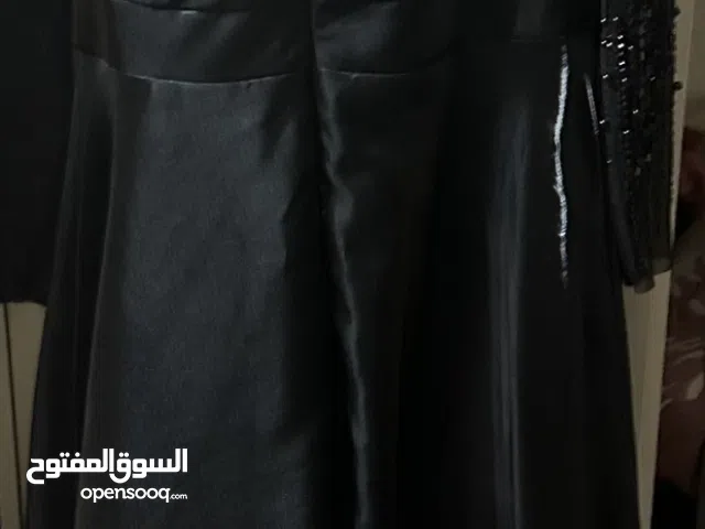 فستان للسهره اسود للبيع