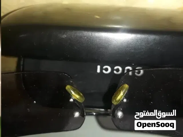 جوتشي=ماركة اصليه100% على الفحص =سعرها بالمحلات 200 نعرضها للبيع 40دينارالمهتم يتصل بنا بالهاتف