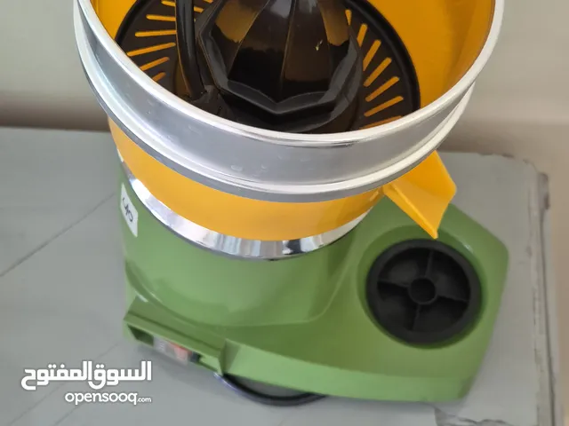 عصارة ليمون وبرتقال صناعية شبه جديدة