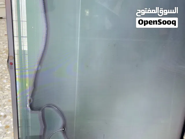 شاشة الجي مكسوره الشاشة حجم 55 اريد ابيعها