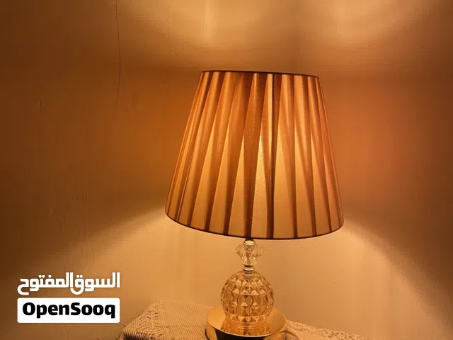 تيبل لامب شكل راقي ومرتبه بلون هادي وجميل.. يرجى التواصل من الجادين فقط