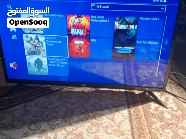 ps4 pro مستعمل يأتي مع جميع ملحقاته ويد   واحدة وباقت العاب الجهاز مهكر