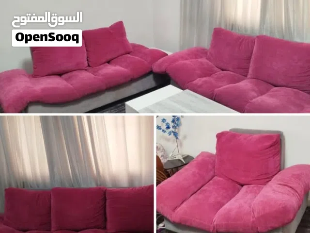 قطع أثاث للبيع ... للتواصل على الرقم المرفق مع الإعلان