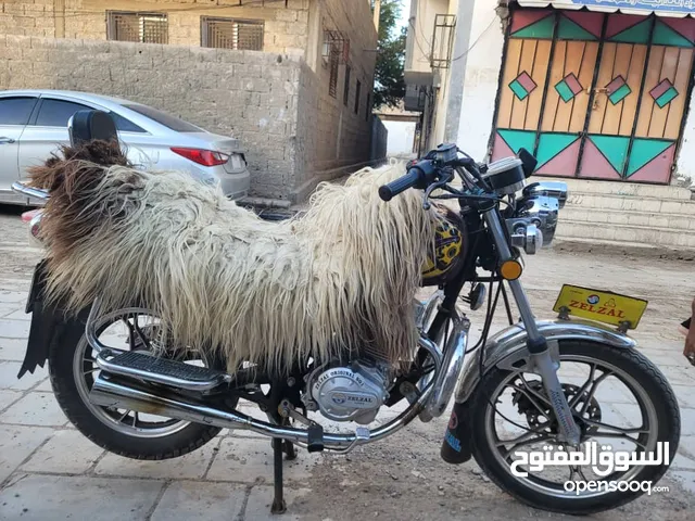 دراجة نارية من نوع "زلزال" مستعمل نظيف جداً ((عرطة)).