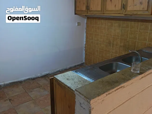 ستوديو في ضاحيه الاقصى