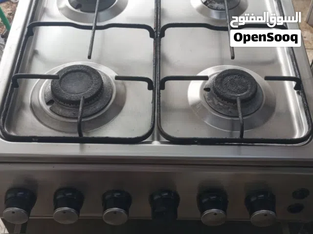فرن اربع شعلات نظيف وممتاز بدون اعطال وقابل للتفاوض