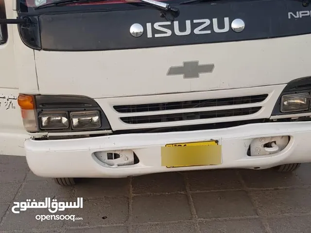 Box Isuzu 2003 in Hawally