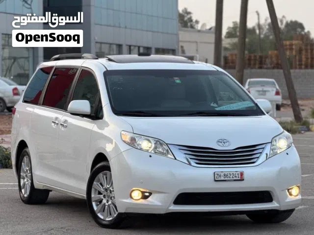 2014 تويوتا سيينا Limited