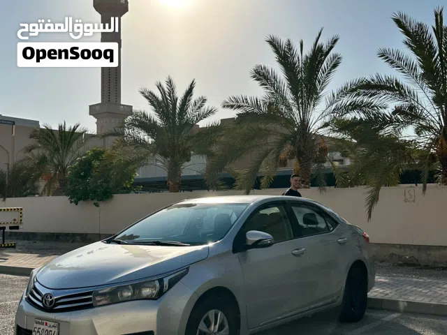 للبيع تويوتا كورولا 2016