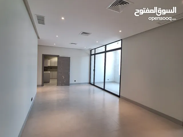 250 m2 4 Bedrooms Villa for Rent in Mubarak Al-Kabeer Al Masayel