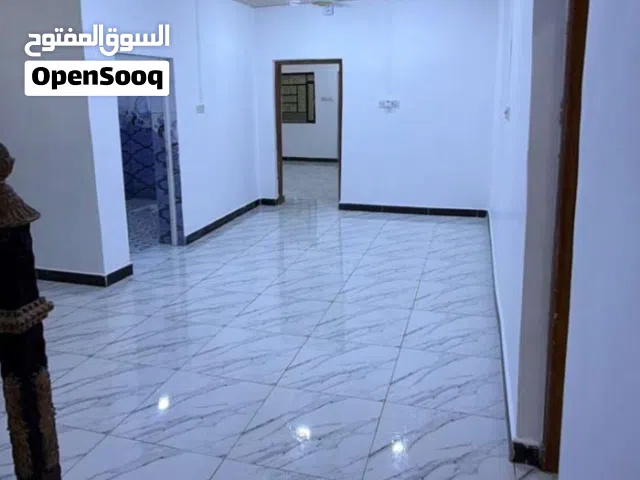 250 m2 2 Bedrooms Apartments for Rent in Basra Asatidha