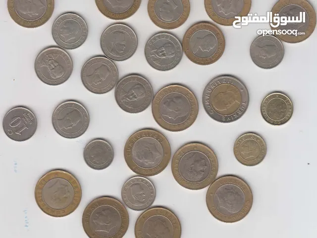 عملات من اكثر من 30 دوله