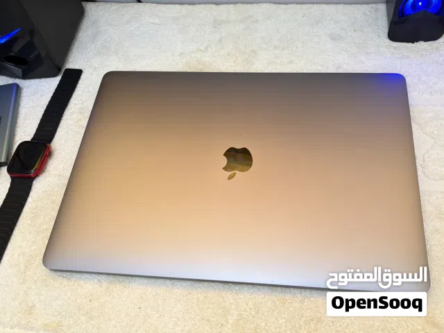 MacBook Pro 2017 15” with touch bar