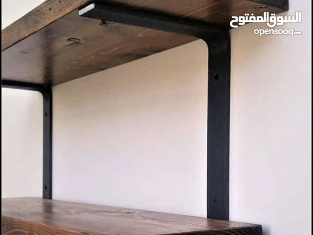 شلف خشب راش عالي الجودة وقاعدة معدنية قوية، تصميم أنيق ومتين