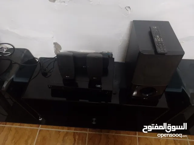 سماعات مع دي في دي