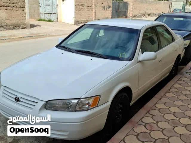 2001 تويوتا كامري SE
