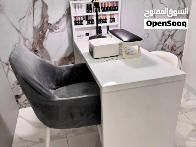 nail table